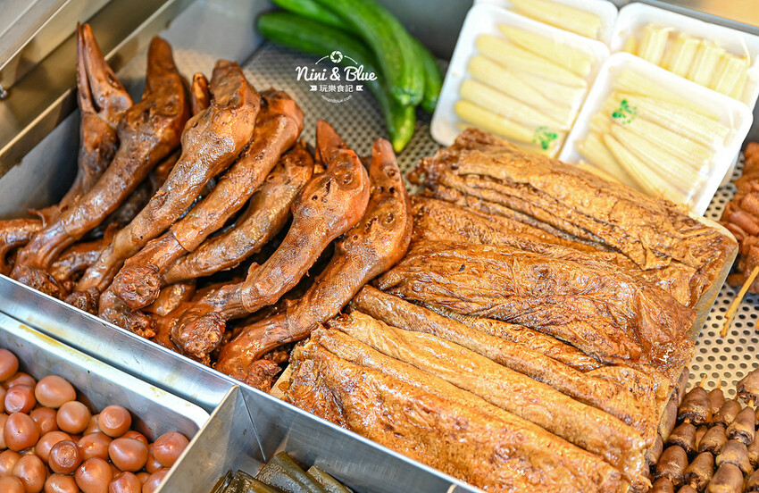 台中東山鴨頭，近30種食材先滷後炸，推薦必點超酥脆的招牌豆皮 -妮妮布魯