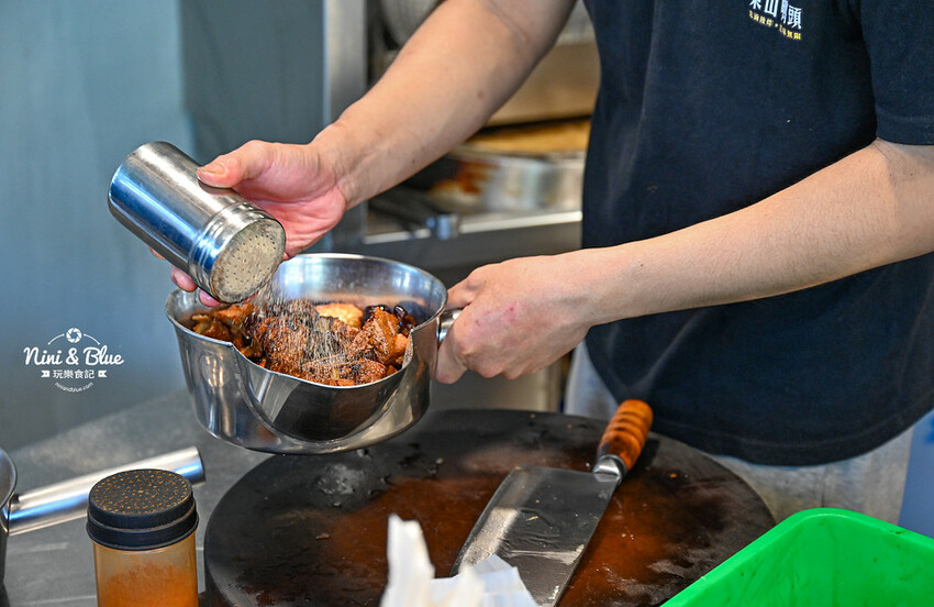 台中東山鴨頭，近30種食材先滷後炸，推薦必點超酥脆的招牌豆皮 -妮妮布魯