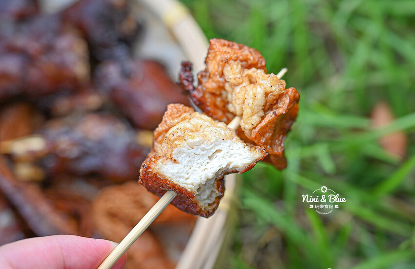 台中東山鴨頭，近30種食材先滷後炸，推薦必點超酥脆的招牌豆皮 -妮妮布魯