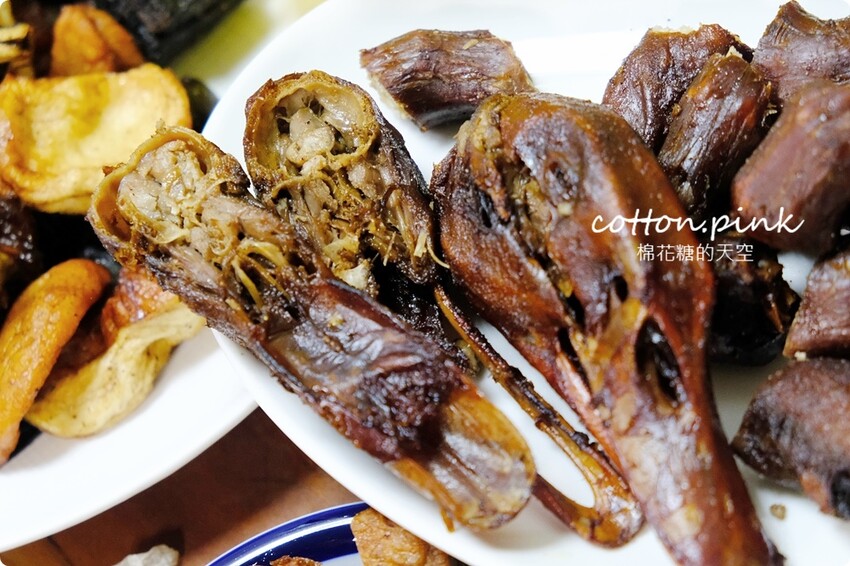 台中東山鴨頭推這家！忠孝夜市旁小路珍東山鴨頭開攤訂單就接不完 - 棉花糖的天空