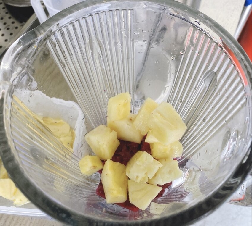 台南赤崁樓 日春木瓜牛奶散步美食,拿著果汁散步杯,悠閒慢步台南老街去!