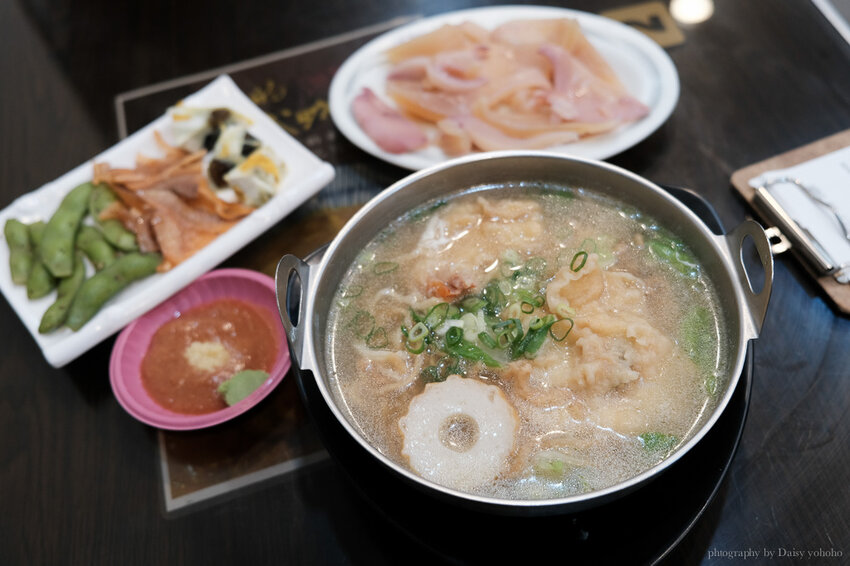 日春木瓜牛奶｜顏色超繽紛的新鮮果汁，推紅龍果鳳梨汁！赤崁樓散步美食