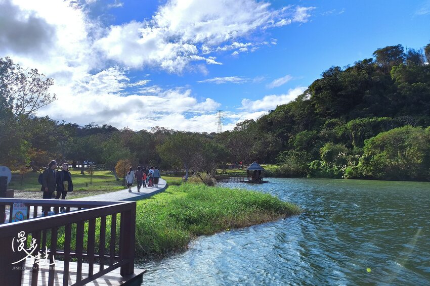 桃園景點／三坑自然生態公園－龍潭大漢溪畔親子野餐地，絕美湖色與精彩地景細說樟之路