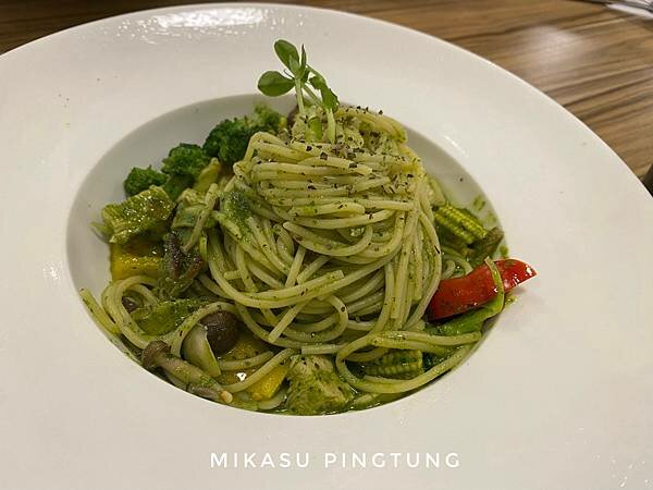 蒙特羅雞胸肉 羅勒青醬義大利麵義朵朵 2022年用餐分享