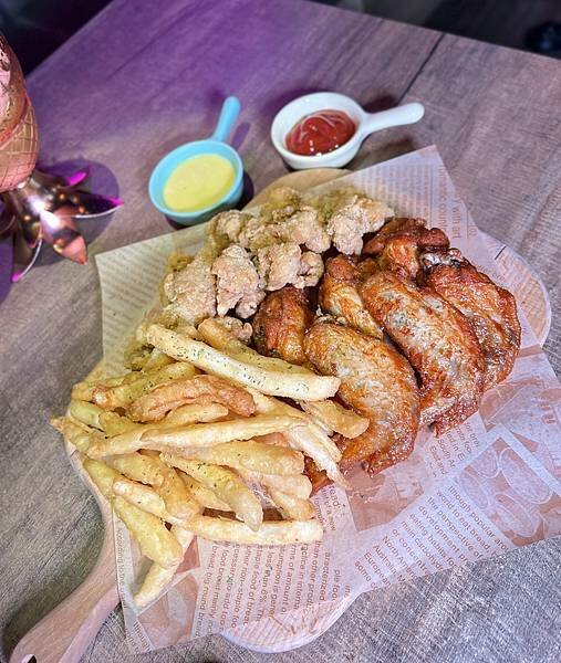 [西門美食] RayDarts 飛鏢運動酒吧 神仙系調酒+餐酒美食 #台北萬華區西門町酒吧/餐酒館 @蛋寶趴趴go