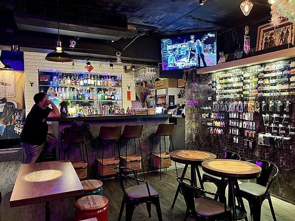 [西門美食] RayDarts 飛鏢運動酒吧 神仙系調酒+餐酒美食 #台北萬華區西門町酒吧/餐酒館 @蛋寶趴趴go