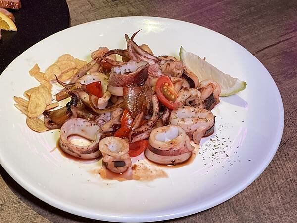 [西門美食] RayDarts 飛鏢運動酒吧 神仙系調酒+餐酒美食 #台北萬華區西門町酒吧/餐酒館 @蛋寶趴趴go