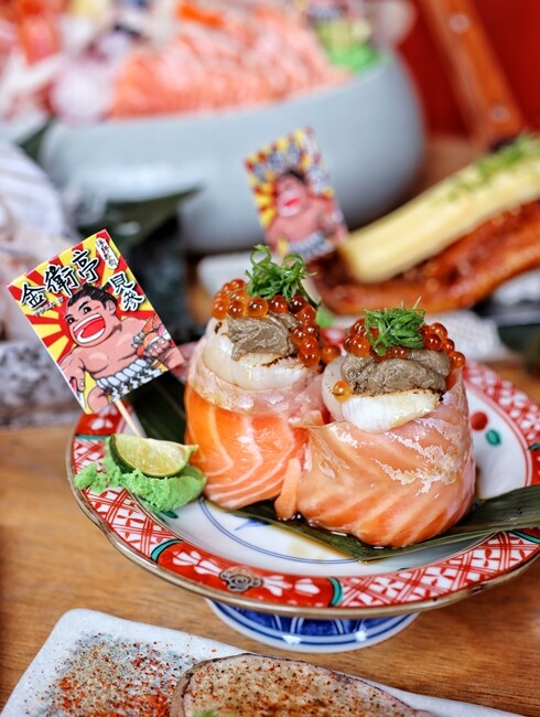 【台中食記】東區鄰近樂成宮超浮誇日料『金衛亭浮誇壽司首代目』裝潢讓你一秒飛日本，五千多則GOOGLE評價4.