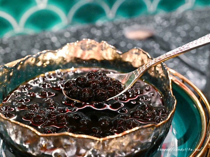 台中市南屯區台中麻辣鍋吃到飽推薦，和牛吃到飽最低只要798元起，新菜單上市，於台中五權西店出示本篇文章於指定時間用餐再享優惠！