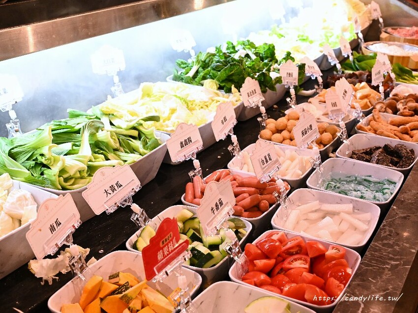 台中市南屯區台中麻辣鍋吃到飽推薦，和牛吃到飽最低只要798元起，新菜單上市，於台中五權西店出示本篇文章於指定時間用餐再享優惠！