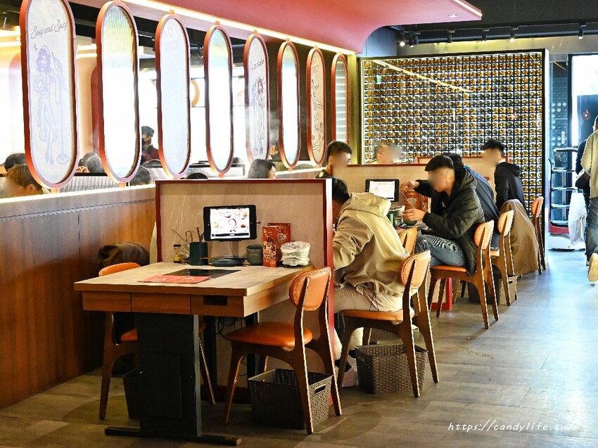 台中市南屯區台中麻辣鍋吃到飽推薦，和牛吃到飽最低只要798元起，新菜單上市，於台中五權西店出示本篇文章於指定時間用餐再享優惠！