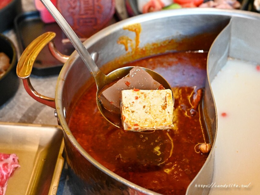 台中市南屯區台中麻辣鍋吃到飽推薦，和牛吃到飽最低只要798元起，新菜單上市，於台中五權西店出示本篇文章於指定時間用餐再享優惠！