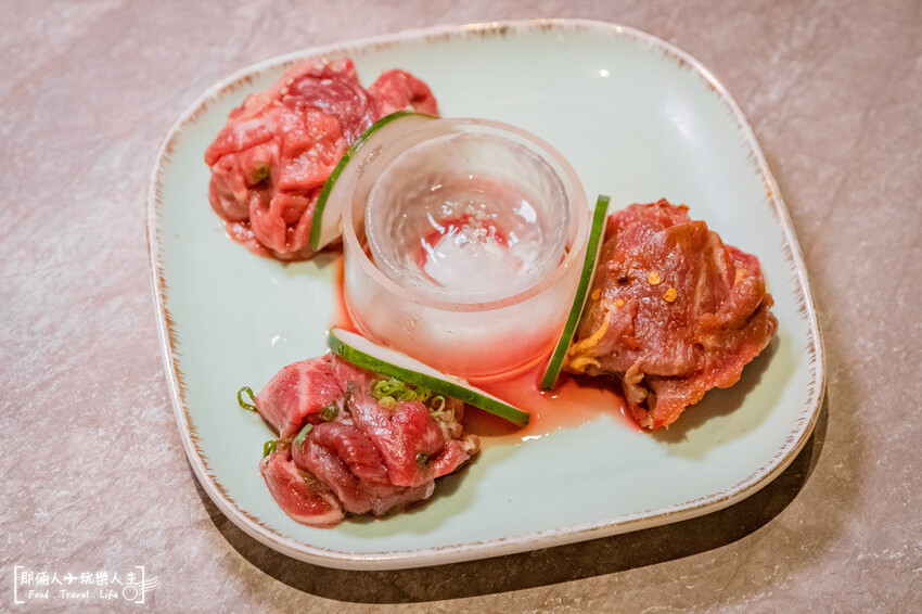 嚮辣和牛麻辣鍋來台中插旗了,和牛吃到飽竟然千元有找!!!