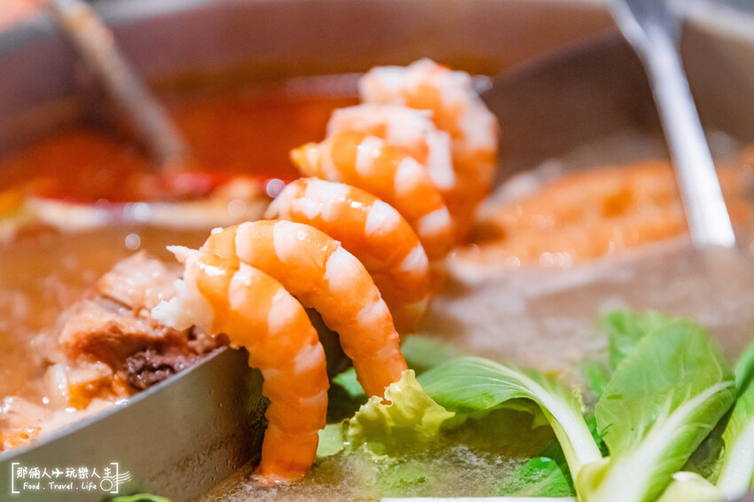 嚮辣和牛麻辣鍋來台中插旗了,和牛吃到飽竟然千元有找!!!