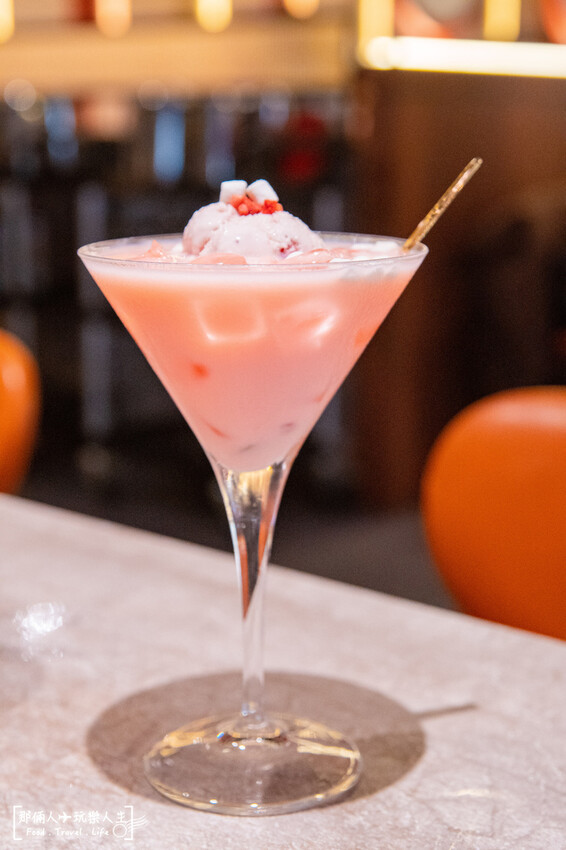 嚮辣和牛麻辣鍋來台中插旗了,和牛吃到飽竟然千元有找!!!