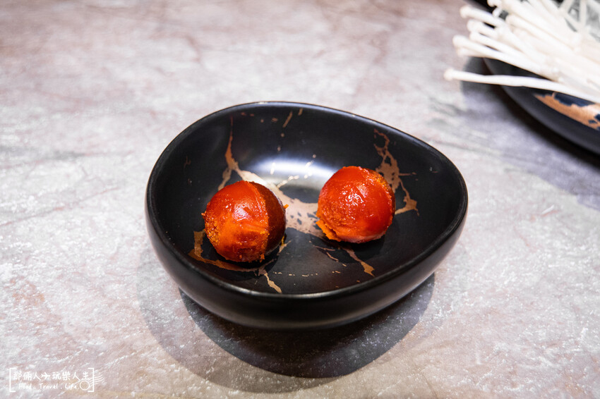 嚮辣和牛麻辣鍋來台中插旗了,和牛吃到飽竟然千元有找!!!