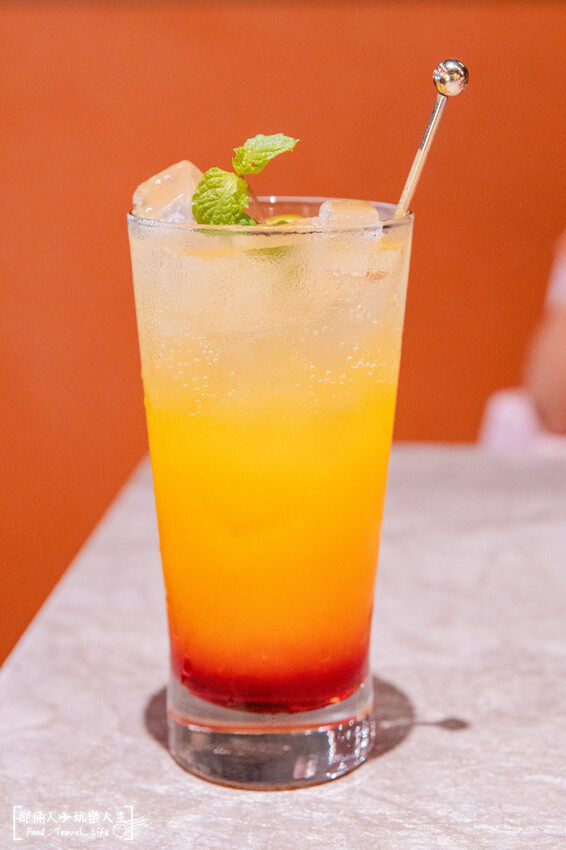 嚮辣和牛麻辣鍋來台中插旗了,和牛吃到飽竟然千元有找!!!