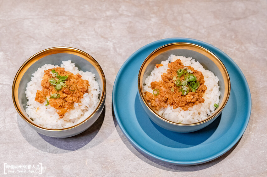 嚮辣和牛麻辣鍋來台中插旗了,和牛吃到飽竟然千元有找!!!