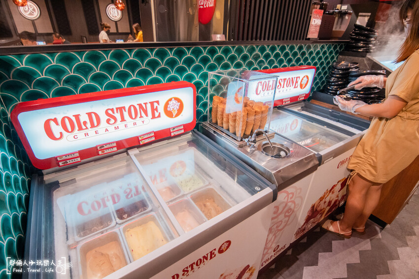 嚮辣和牛麻辣鍋來台中插旗了,和牛吃到飽竟然千元有找!!!