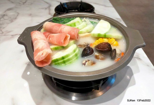 「老先覺土城火鍋店」(Hot pot store), Tushen area, HsinPei city, Taiwan, SJKen, Feb 13, 2022.