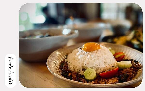 新築窟 | 新竹超美日式翻新老宅，一品亞洲創意蔬食料理~!