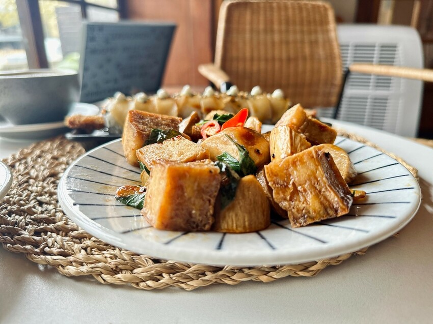 LINE_ALBUM_新竹 新築窟 蔬食 素食 老宅_231225_4.jpg