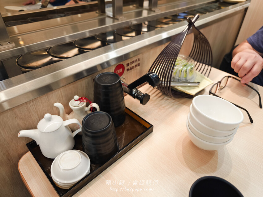 台南。歸仁》聚豐樓(台灣新知味)(台南三井店)可愛的子彈列車送餐