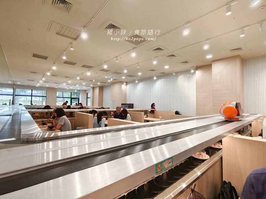 台南。歸仁》聚豐樓(台灣新知味)(台南三井店)可愛的子彈列車送餐