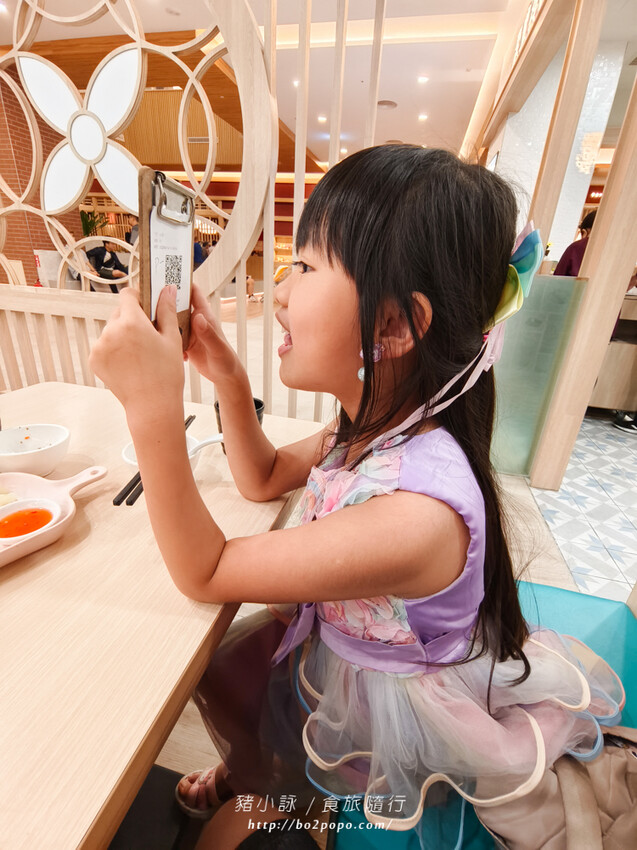 台南。歸仁》聚豐樓(台灣新知味)(台南三井店)可愛的子彈列車送餐