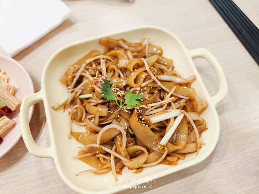 台南。歸仁》聚豐樓(台灣新知味)(台南三井店)可愛的子彈列車送餐