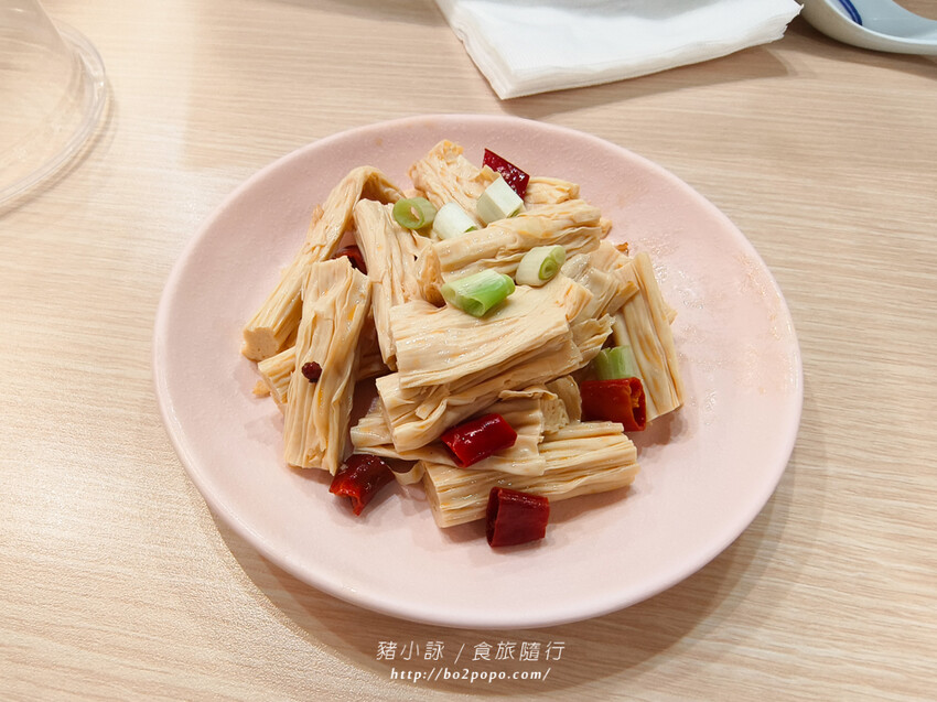 台南。歸仁》聚豐樓(台灣新知味)(台南三井店)可愛的子彈列車送餐