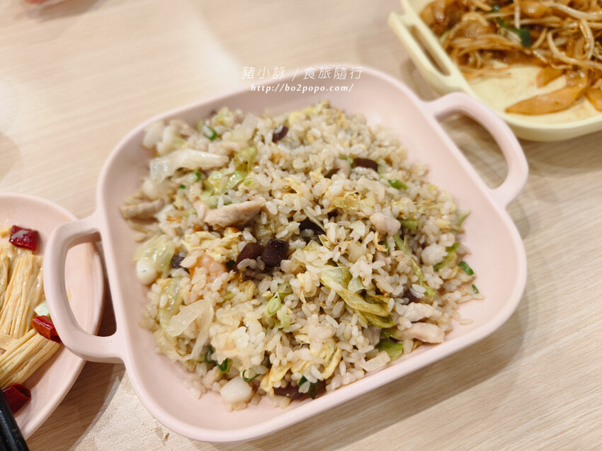 台南。歸仁》聚豐樓(台灣新知味)(台南三井店)可愛的子彈列車送餐