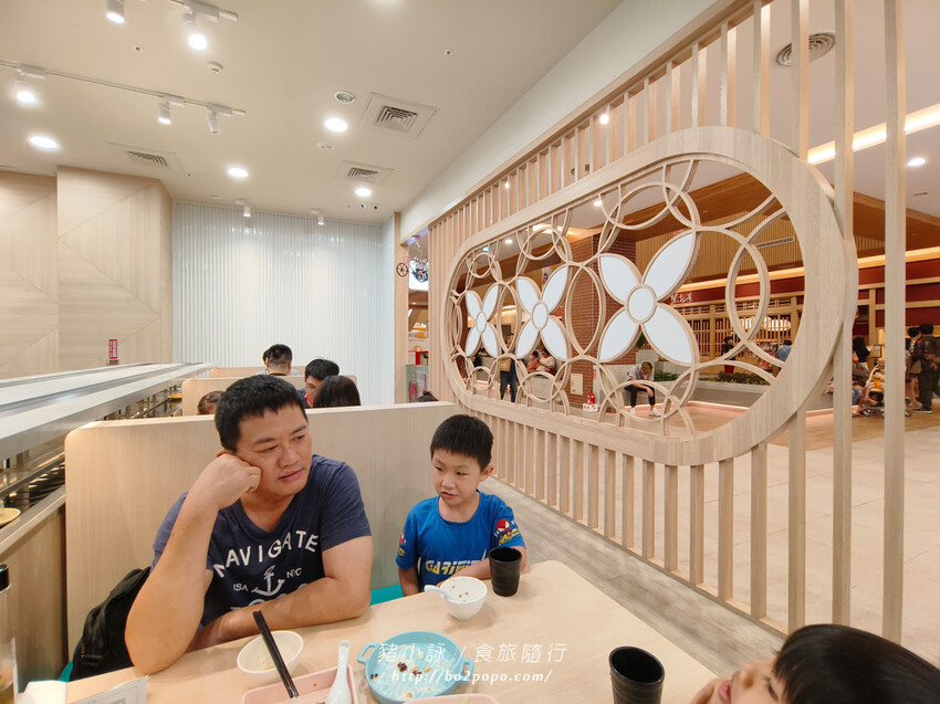 台南。歸仁》聚豐樓(台灣新知味)(台南三井店)可愛的子彈列車送餐