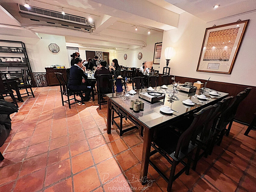 【食記】【台北大安】明星藝人都愛!飄香40年老饕推薦|黑武士麻辣火鍋