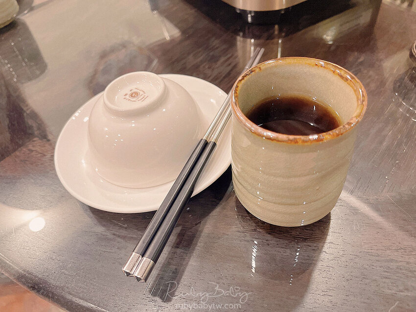 【食記】【台北大安】明星藝人都愛!飄香40年老饕推薦|黑武士麻辣火鍋