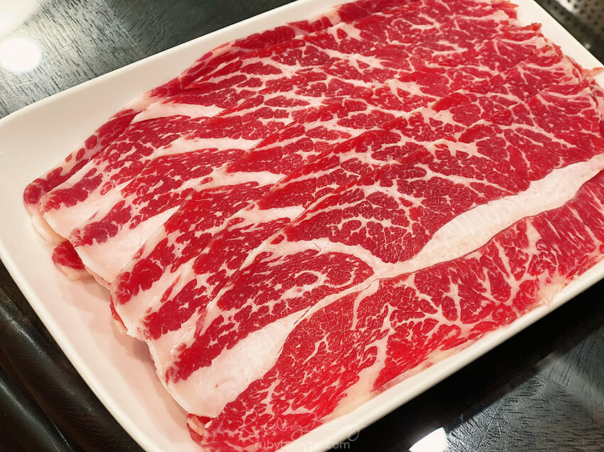 【食記】【台北大安】明星藝人都愛!飄香40年老饕推薦|黑武士麻辣火鍋