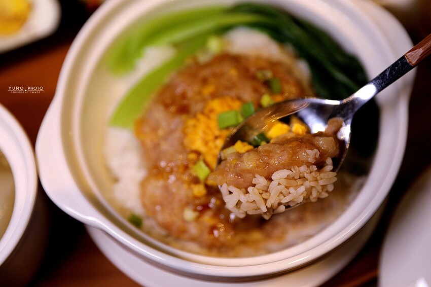 來碗用料實在、暖胃暖心的港式燉湯吧！激推臘味蘿蔔糕、煲仔蒸飯滿足味蕾｜奉湯(台中港式燉湯、湯品)