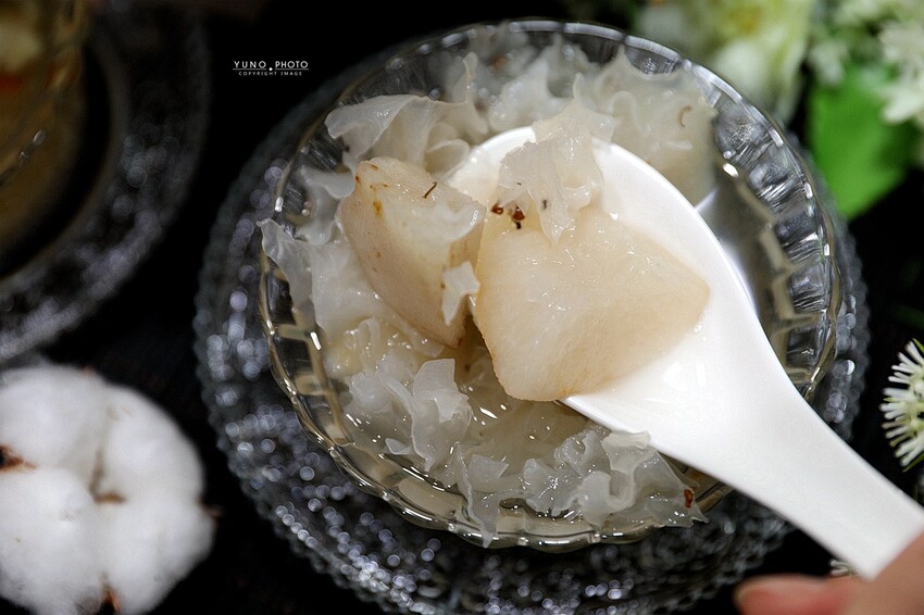 來碗用料實在、暖胃暖心的港式燉湯吧！激推臘味蘿蔔糕、煲仔蒸飯滿足味蕾｜奉湯(台中港式燉湯、湯品)