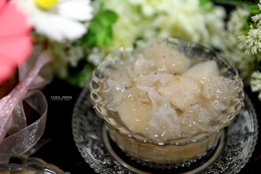 來碗用料實在、暖胃暖心的港式燉湯吧！激推臘味蘿蔔糕、煲仔蒸飯滿足味蕾｜奉湯(台中港式燉湯、湯品)