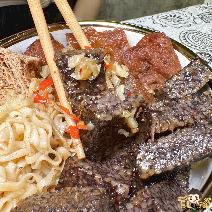 新竹縣竹北市竹北超高人氣的秘醬滷味搬家囉！ 被網友評選全台最強冷滷味連鎖品牌就是這一家！ 濃郁醬香冷滷味讓人一吃難忘！ (菜單營業時間地址電話) - 跟著踢小米吃喝玩樂趣