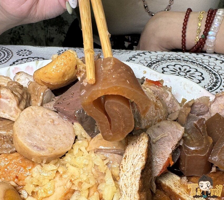 新竹縣竹北市竹北超高人氣的秘醬滷味搬家囉！ 被網友評選全台最強冷滷味連鎖品牌就是這一家！ 濃郁醬香冷滷味讓人一吃難忘！ (菜單營業時間地址電話) - 跟著踢小米吃喝玩樂趣