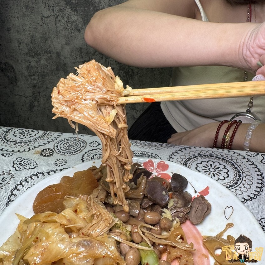 新竹縣竹北市竹北超高人氣的秘醬滷味搬家囉！ 被網友評選全台最強冷滷味連鎖品牌就是這一家！ 濃郁醬香冷滷味讓人一吃難忘！ (菜單營業時間地址電話) - 跟著踢小米吃喝玩樂趣