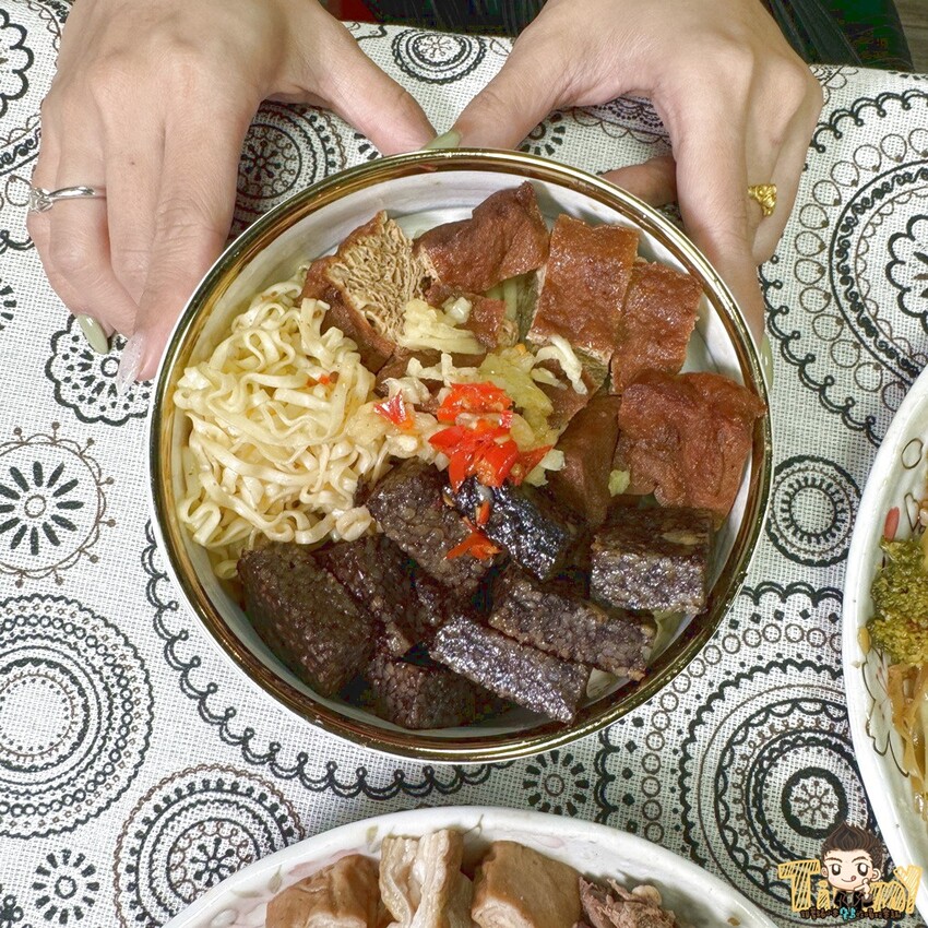 新竹縣竹北市竹北超高人氣的秘醬滷味搬家囉！ 被網友評選全台最強冷滷味連鎖品牌就是這一家！ 濃郁醬香冷滷味讓人一吃難忘！ (菜單營業時間地址電話) - 跟著踢小米吃喝玩樂趣