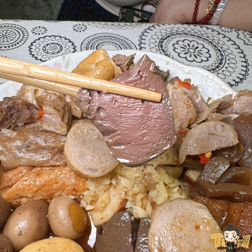 新竹縣竹北市竹北超高人氣的秘醬滷味搬家囉！ 被網友評選全台最強冷滷味連鎖品牌就是這一家！ 濃郁醬香冷滷味讓人一吃難忘！ (菜單營業時間地址電話) - 跟著踢小米吃喝玩樂趣