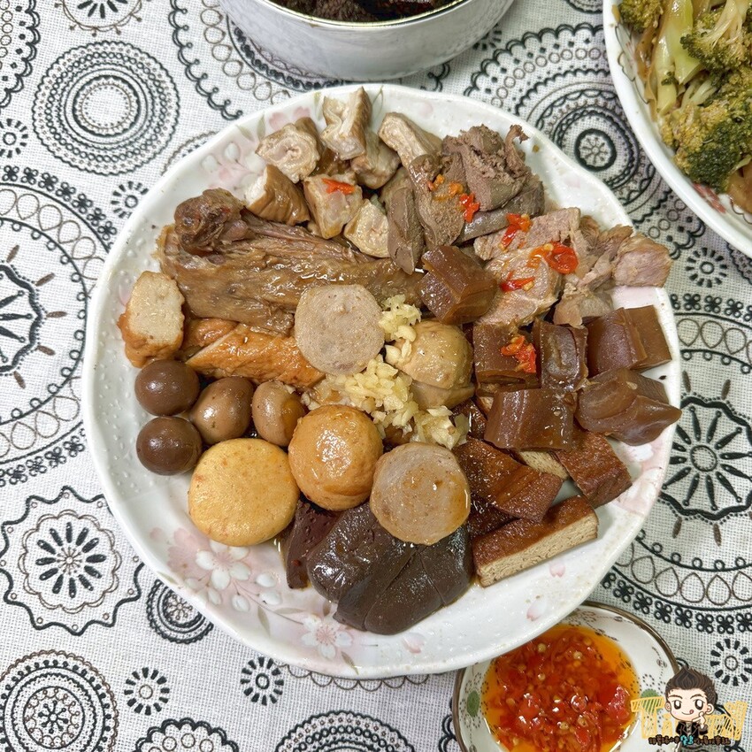 新竹縣竹北市竹北超高人氣的秘醬滷味搬家囉！ 被網友評選全台最強冷滷味連鎖品牌就是這一家！ 濃郁醬香冷滷味讓人一吃難忘！ (菜單營業時間地址電話) - 跟著踢小米吃喝玩樂趣