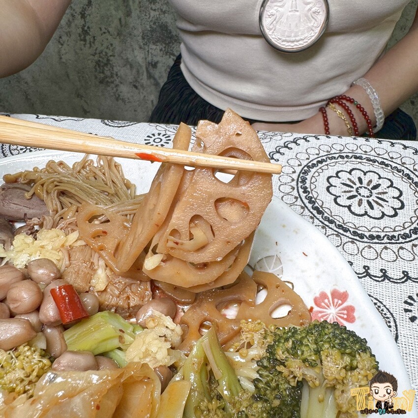 新竹縣竹北市竹北超高人氣的秘醬滷味搬家囉！ 被網友評選全台最強冷滷味連鎖品牌就是這一家！ 濃郁醬香冷滷味讓人一吃難忘！ (菜單營業時間地址電話) - 跟著踢小米吃喝玩樂趣