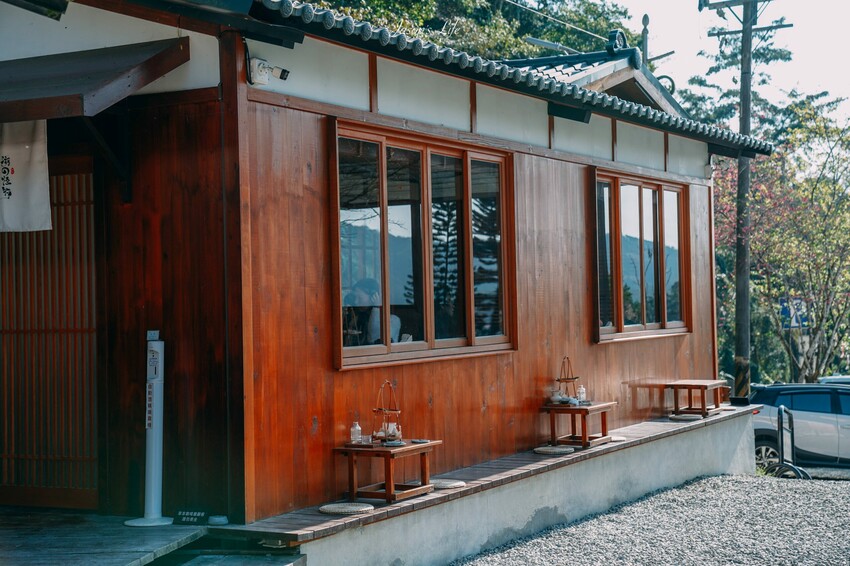 【南投魚池｜美食】湖の怪物。日月潭下午茶推薦，三隻湖怪紅龜粿討喜好吃，日式建築好拍