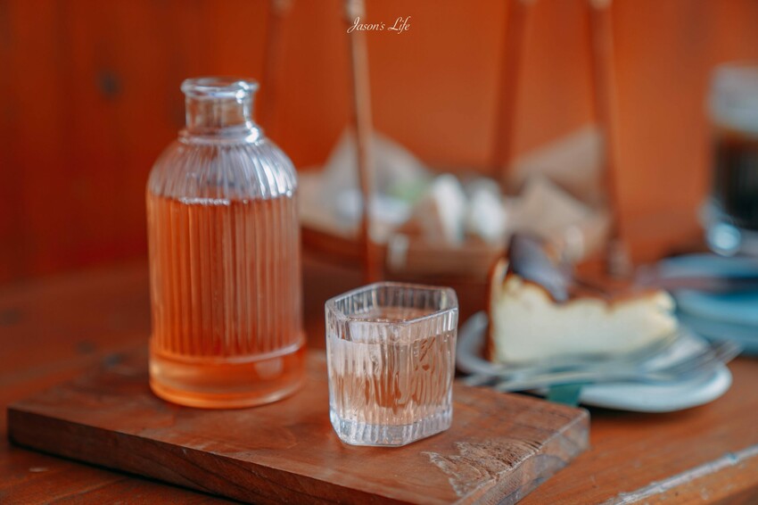 【南投魚池｜美食】湖の怪物。日月潭下午茶推薦，三隻湖怪紅龜粿討喜好吃，日式建築好拍