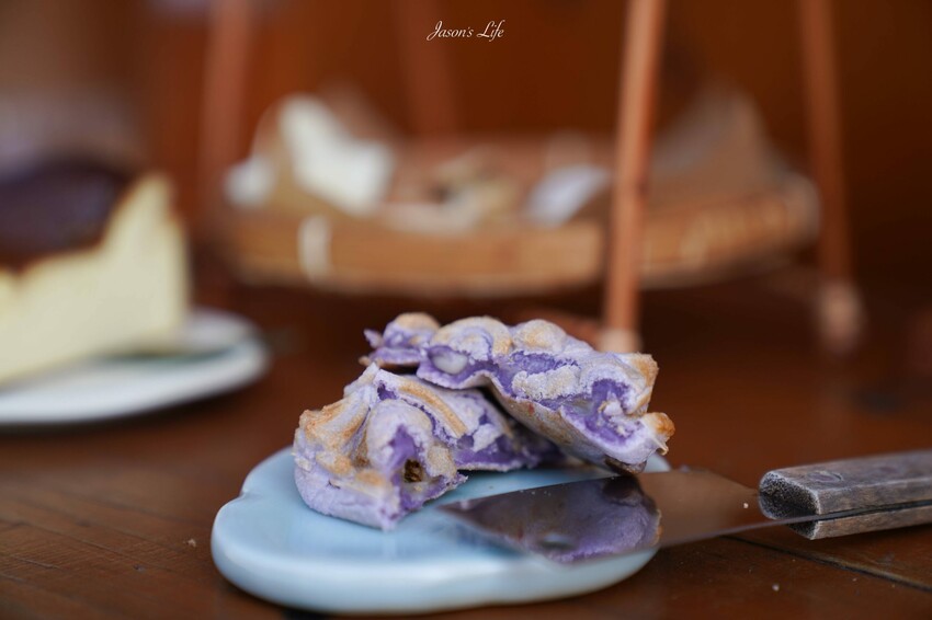 【南投魚池｜美食】湖の怪物。日月潭下午茶推薦，三隻湖怪紅龜粿討喜好吃，日式建築好拍