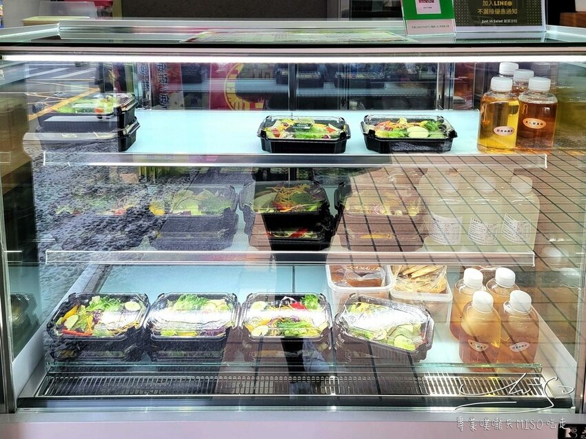 【東區沙拉】Just in Salad就是沙拉 ➤ 忠孝敦化輕食，低GI餐盒，低碳無麩質健康餐盒！東區216巷！